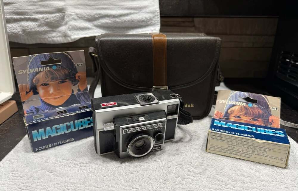 Vintage Kodak Instamatic X-35 Camera Kit
